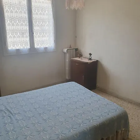 Rum i privatbostad For Rent Staying With A Resident