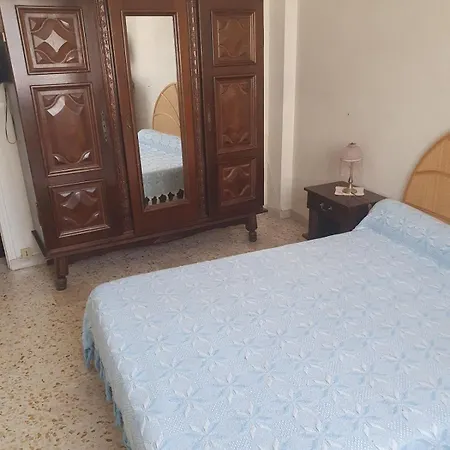 Rum i privatbostad For Rent Staying With A Resident Nice